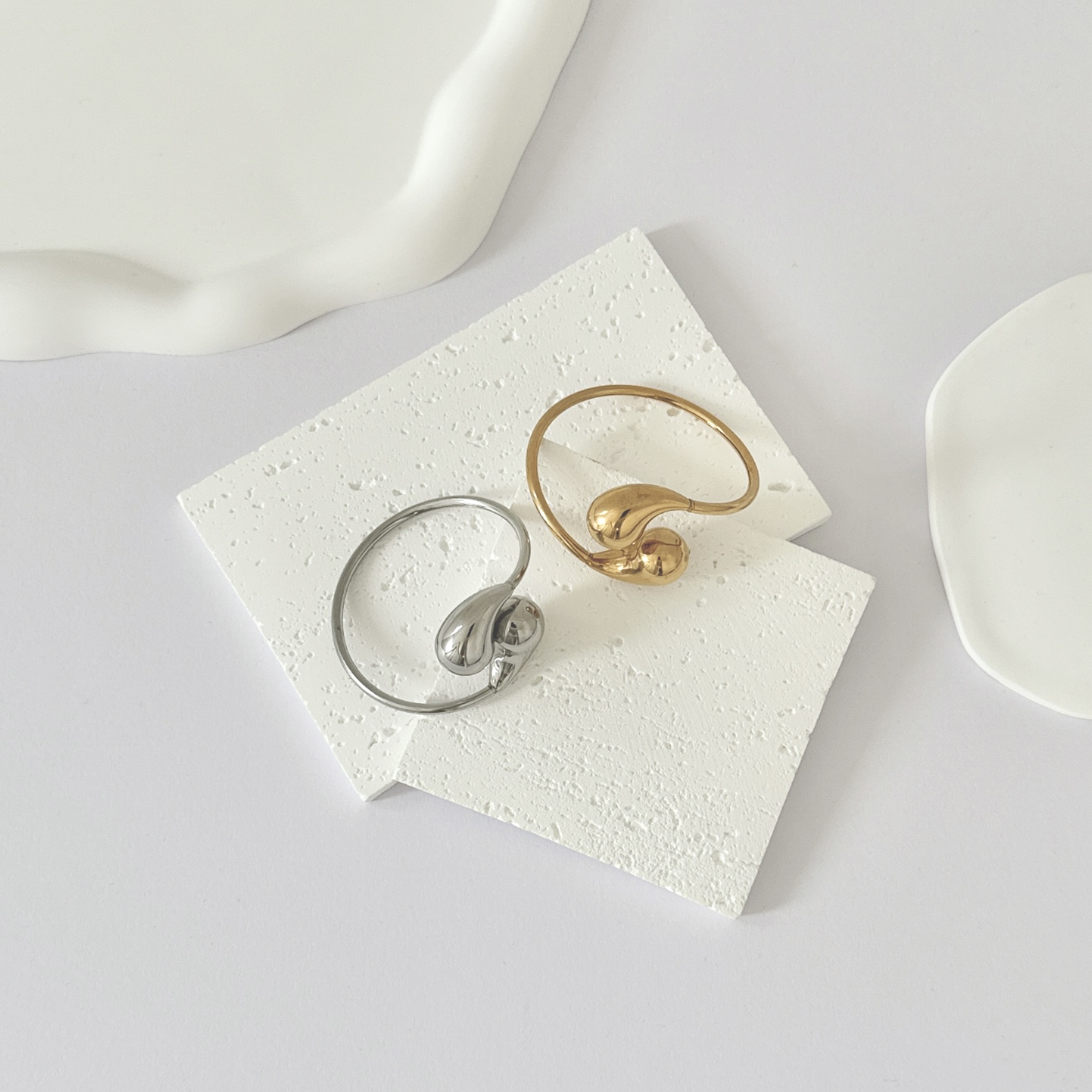 ウォータードロップブレスレット