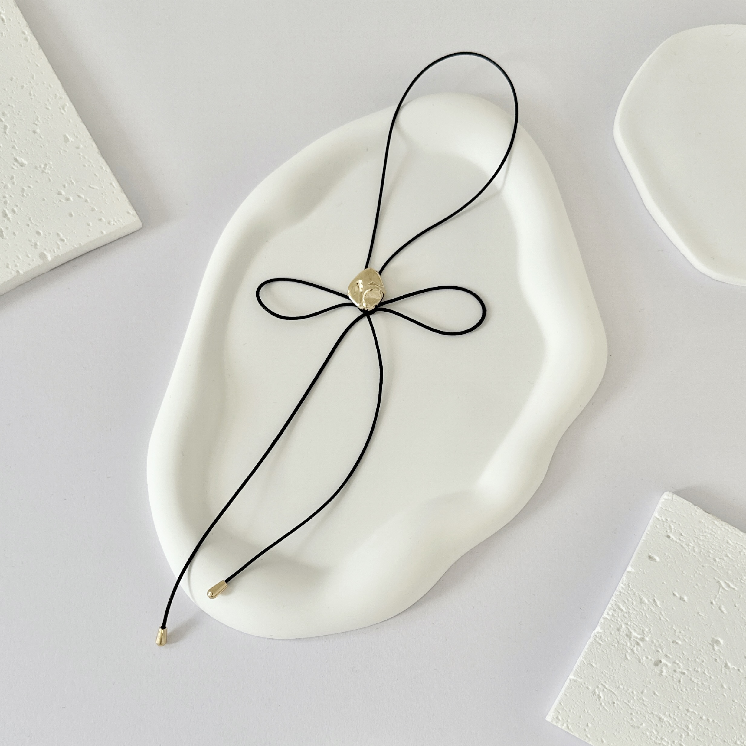 ニュアンスモチーフコードネックレス