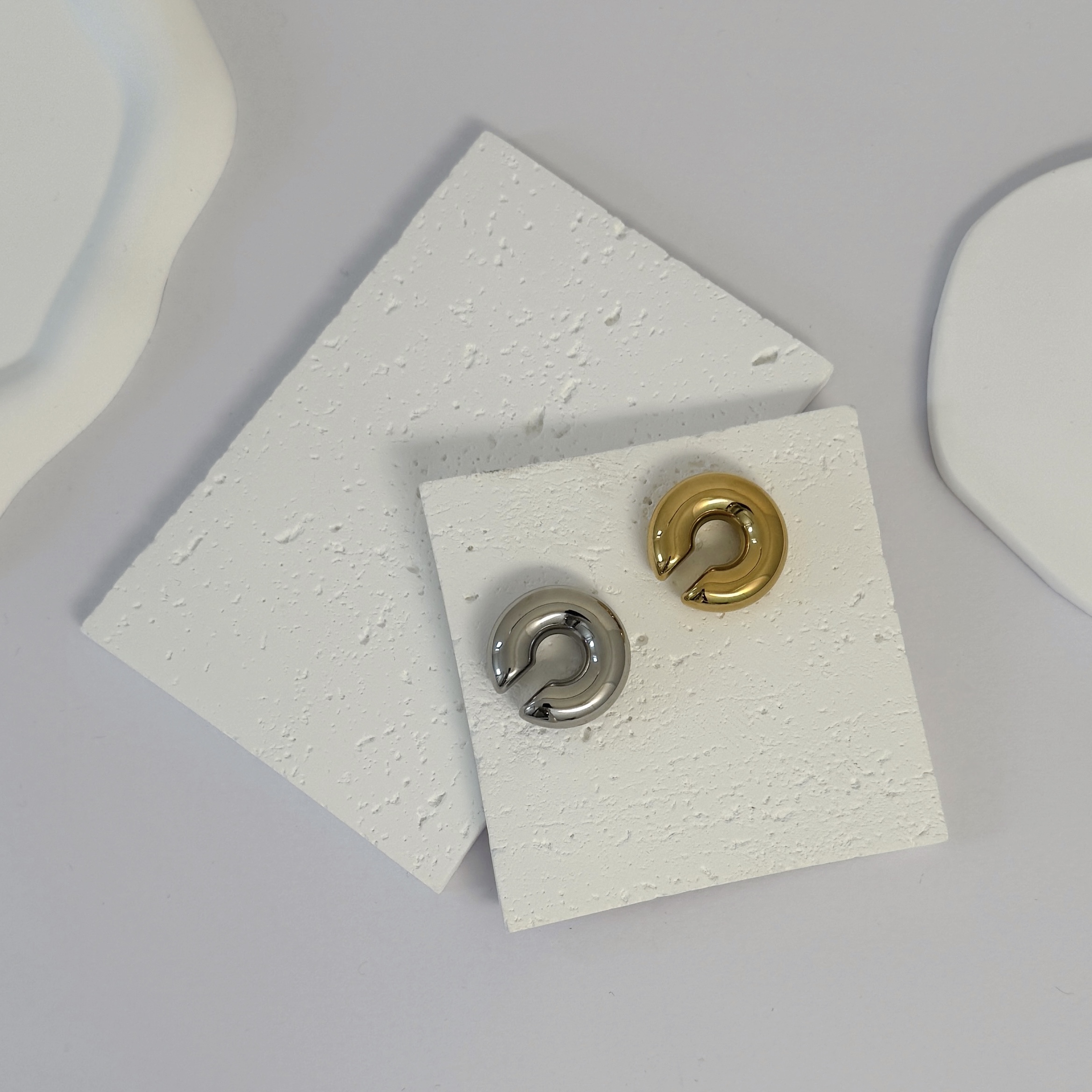 オービットイヤーカフ